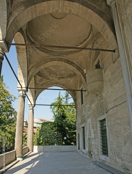 Obraz Hekimoglu Ali Pasha Mosque is a large complex in Istanbul, Turkey. It was built between 1734-1735.