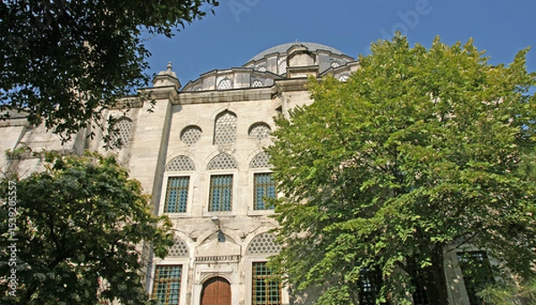 Obraz Hekimoglu Ali Pasha Mosque is a large complex in Istanbul, Turkey. It was built between 1734-1735.
