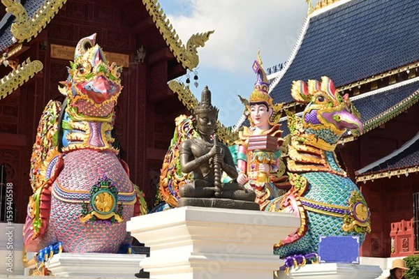 Obraz The statues of animals in Thai literature and angels are Thai art that decorate the front of the pagoda at Wat Den Sali Si Mueang Kaen temple. Located at Cheng Mai Province in Thailand.