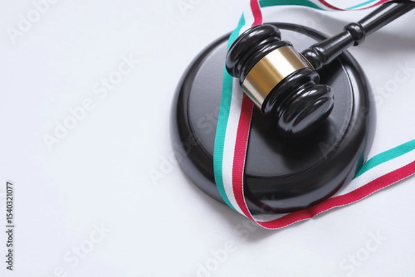 Obraz Italy Law And Legal System Concept With Judge Gavel And Italian Flag On A Ribbon