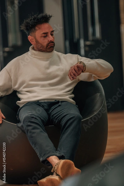 Obraz businessman waiting looking at the time