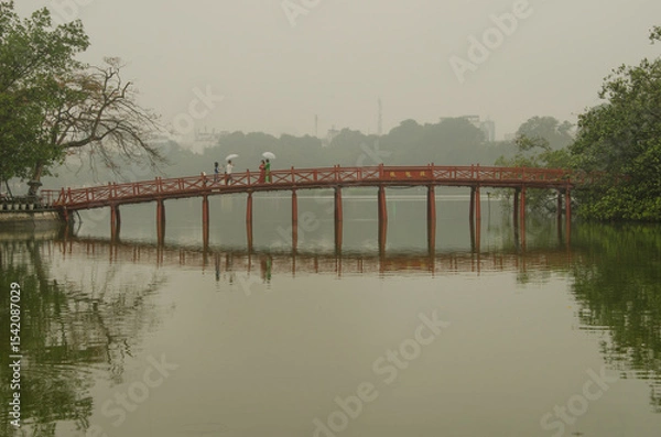 Obraz The Huc Bridge on Hoan Kiem Lake. Hanoi. Vietnam.