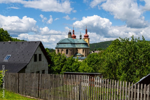 Fototapeta Kloster und Wallfahrtskirche in Hejnice in Tschechien 3