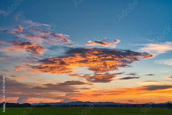 Obraz Majestic Sunset Over Serene Fields