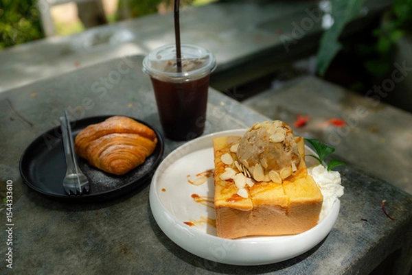Obraz ice cream and bread Croissant