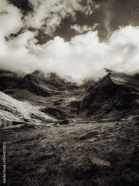 Fototapeta Exploring the serene beauty of Lough Callee in Ireland surrounded by majestic mountains and lush greenery.