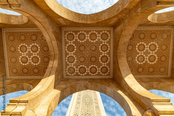 Fototapeta Ornate, arched ceiling design of a mosque.
