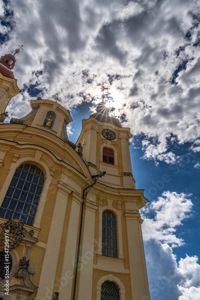 Fototapeta Kirchturm der Kirche Mariä Heimsuchung in Hejnice im Isergebirge 1