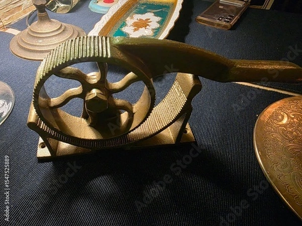 Obraz old pharmacy metallic hand circular press