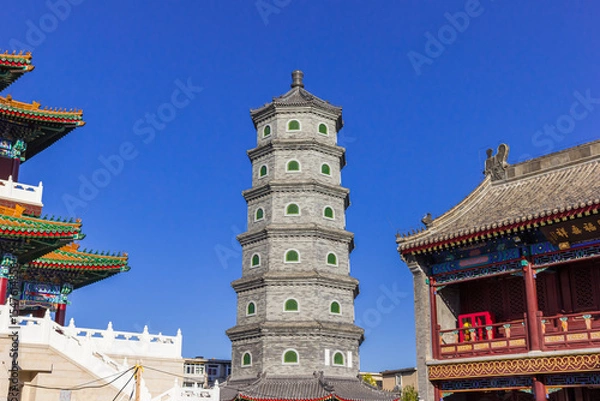 Fototapeta Pagoda and temples in the Dabei Monastery in Tianjin, China