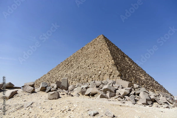 Fototapeta View of the Pyramid of Menkaure in Giza, Egypt