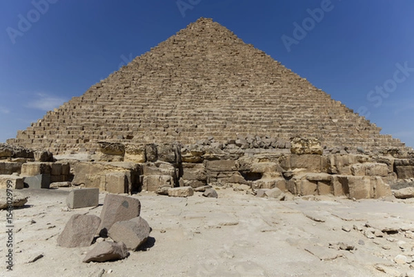 Fototapeta View of the Pyramid of Menkaure in Giza, Egypt