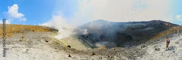 Obraz cratere-vulcano-iles-eoliennes-sicile