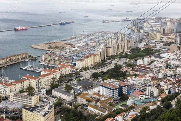 Fototapeta Widok z lotu ptaka na port w mieście Gibraltar