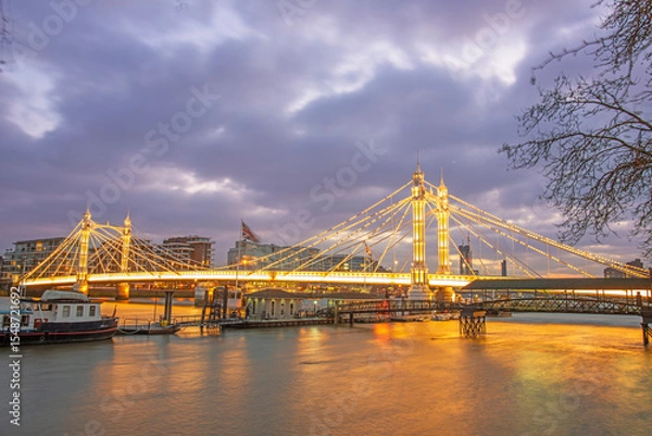 Obraz Golden Glow on Albert Bridge at Dusk
