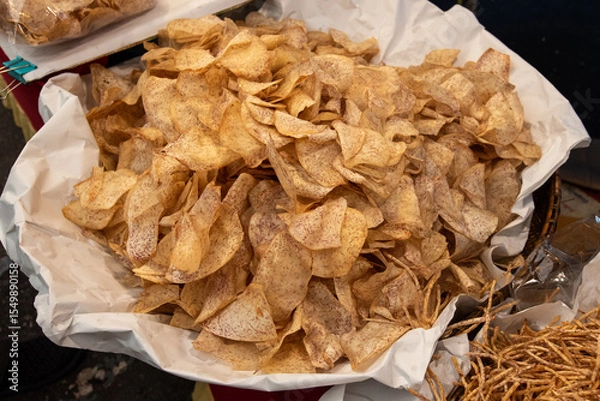 Obraz Crispy fried taro slices