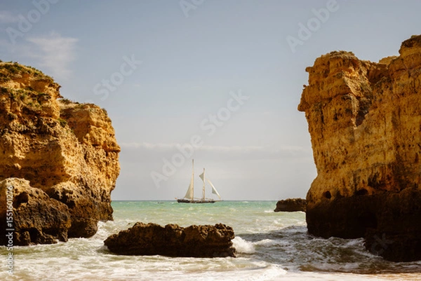 Obraz Golden Cliffs and Beaches on Sao Rafael beach, Portugal