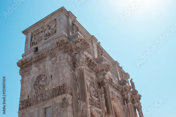 Fototapeta Stunning Details of Ancient Monument Highlight Architectural Mastery Under Bright Sky