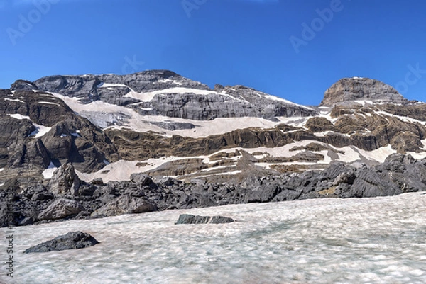 Obraz Snowy view of Monte Perdido and Pico del Cilindro. In the Ordesa and Monte Perdido Natural Park, Huesca, Aragon, Spain.