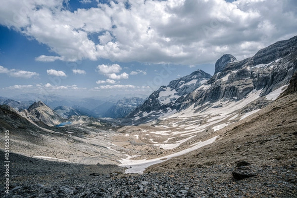 Obraz View of Monte Perdido, Cilindro Peak, and Lake Marbore in the pyrenees. In the Ordesa and Monte Perdido Natural Park, Huesca, Aragon, Spain