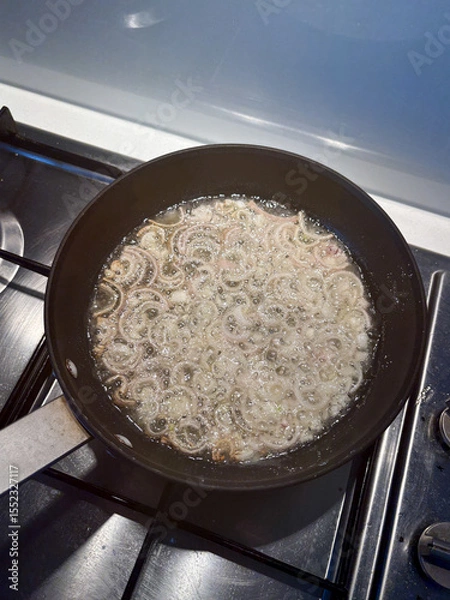 Fototapeta Deep frying shallot on the pan.