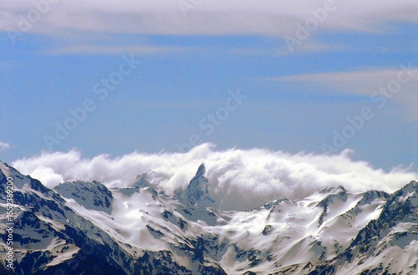 Obraz Alaska- Snow Capped  Cloud Covered Peaks in Denali National Park