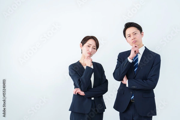 Fototapeta 考え事をするビジネスパーソン　ポートレート