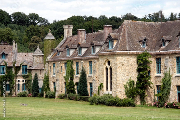 Fototapeta Vue générale de l'abbaye des Vaux de Cernay