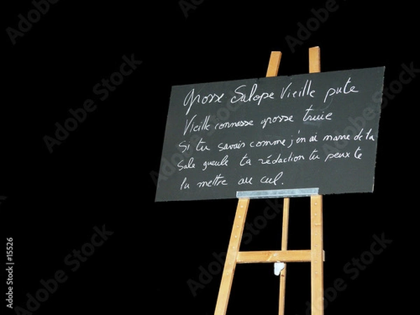 Obraz insultes sur tableau d'école