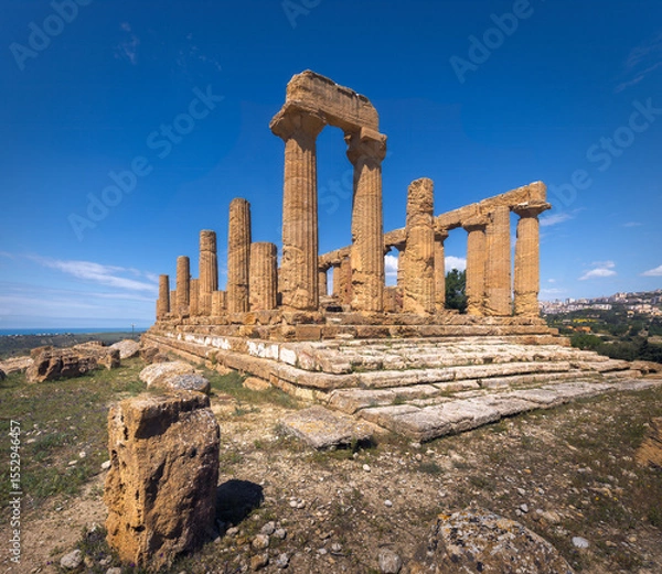 Fototapeta Exploring Temple of Juno Ruins in Agrigento's Valley of Temples, Sicily, Italy
