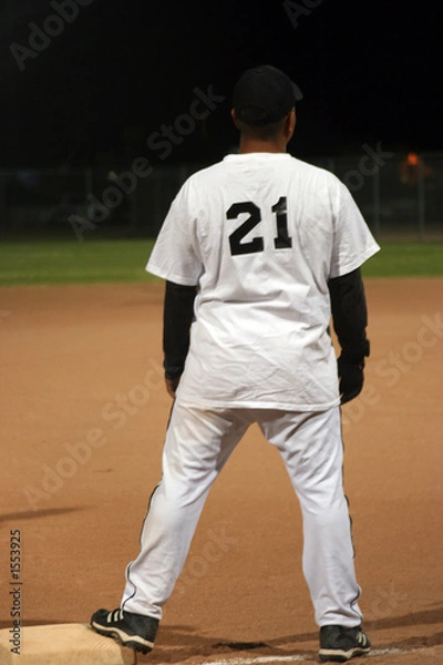 Fototapeta waiting on base