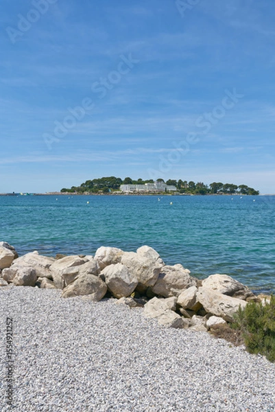 Obraz Blick vom Ufer der kroatischen Hafenstadt Porec auf die vorgelagerte Insel Sveti Nikola
