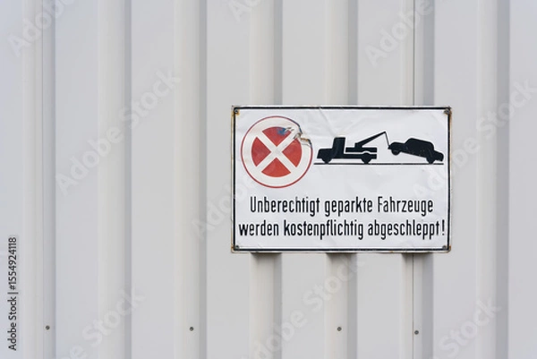Obraz Parkverbot vor einem Garagentor in Deutschland 