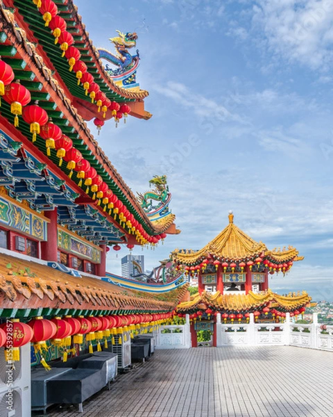 Fototapeta Thean Hou Temple in Kuala Lumpur, Malaysia, featuring intricate architecture adorned with colorful lanterns