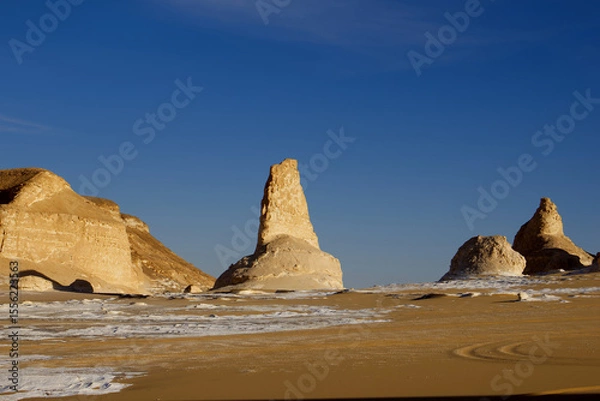 Fototapeta The characteristic rock formations of the Desert of Obstacles in Egypt