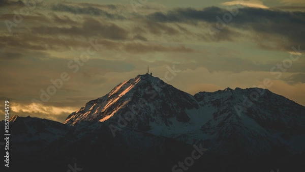 Fototapeta pic du midi sombre