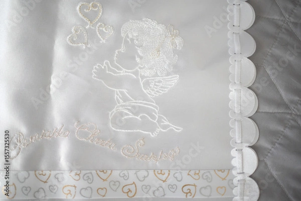 Obraz This exquisite and elegant angel embroidery is featured on a delightful baby blanket