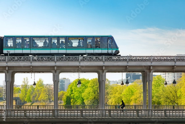 Fototapeta The Bir Hakeim Bridge