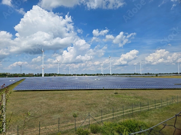 Fototapeta Solarpark  und Windräder 