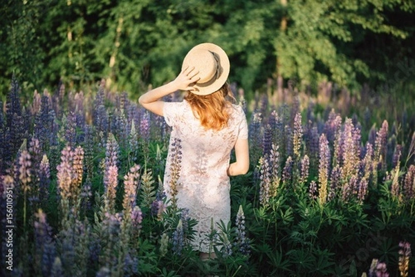 Obraz рыжая девушка в шляпе