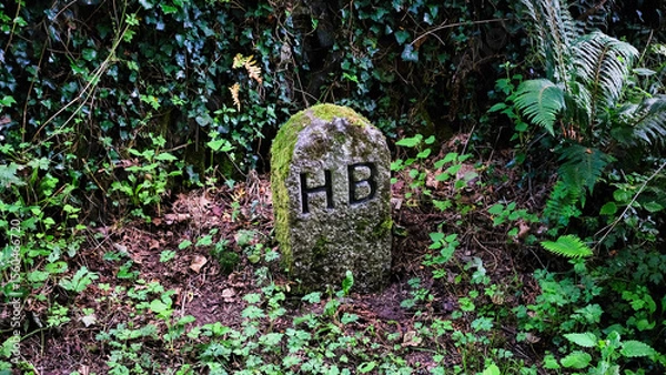 Obraz granite post with the letters HB 