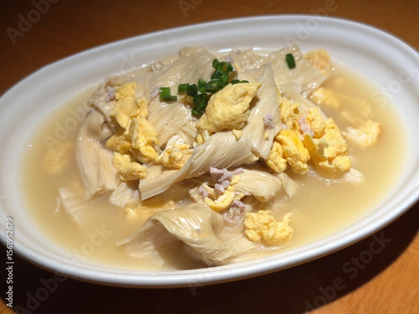 Fototapeta 湯葉と卵炒め