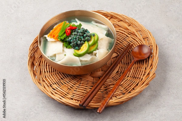 Fototapeta  Handmade noodles boiled with tea leaves.