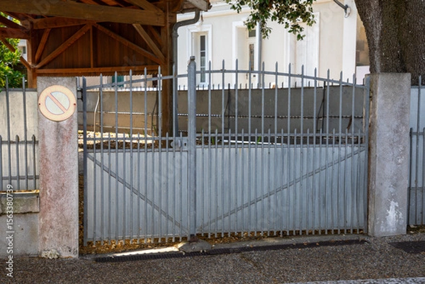 Fototapeta portal raw silver metal brut ancient classic neo retro steel home gate classic old house garden entrance car door