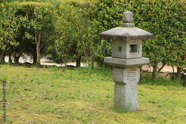 Obraz 公園に立てられている石灯篭