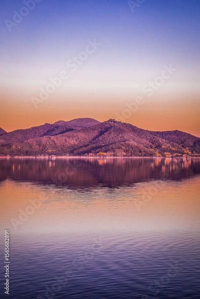 Fototapeta Il Gigante Riflesso