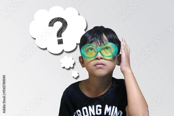 Obraz わからないことが頭の中に浮かんでいる子ども男の子