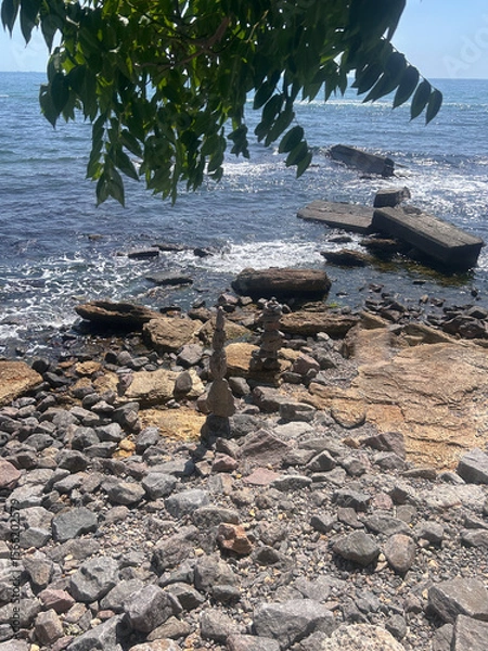 Fototapeta Coastal Seascape with Rocky Seabed - Relaxing Ocean Video