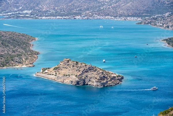 Fototapeta picturesque landscape with a view of the mountains and the sea on the island of Crete