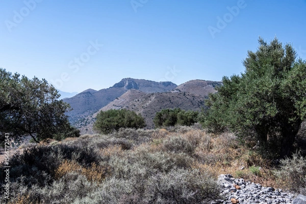 Fototapeta picturesque landscape with a view of the mountains and the sea on the island of Crete